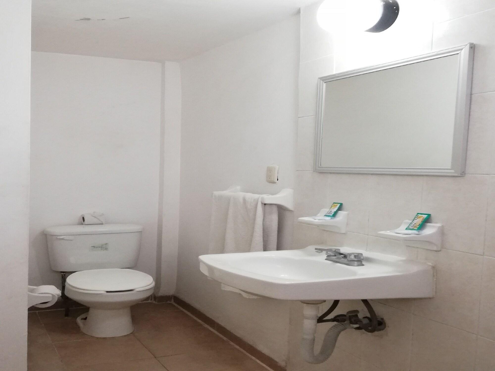 Oyo Hotel Casa Real 마테우알라 외부 사진