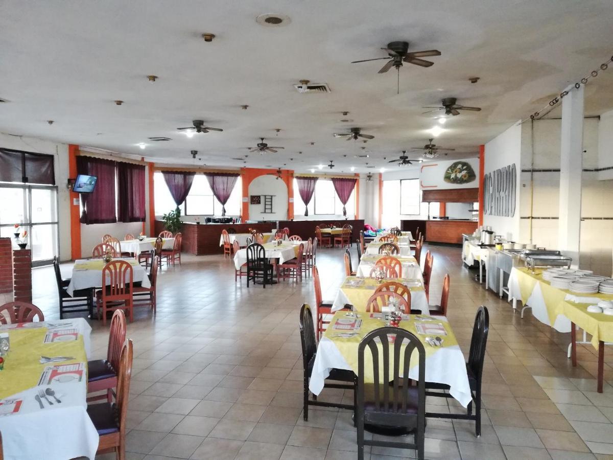 Oyo Hotel Casa Real 마테우알라 외부 사진